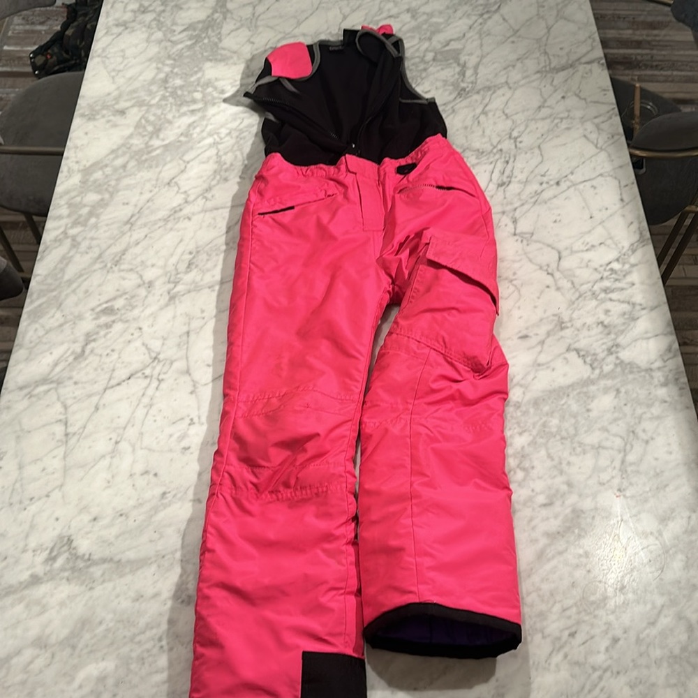 Pink ski jumpsuit (10/12), Zara scarf (M), and Hestra ski gloves (5) - Picture 4 of 4